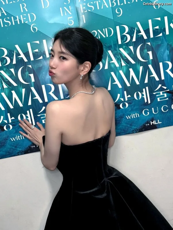 Bae Suzy photo 21 of 119