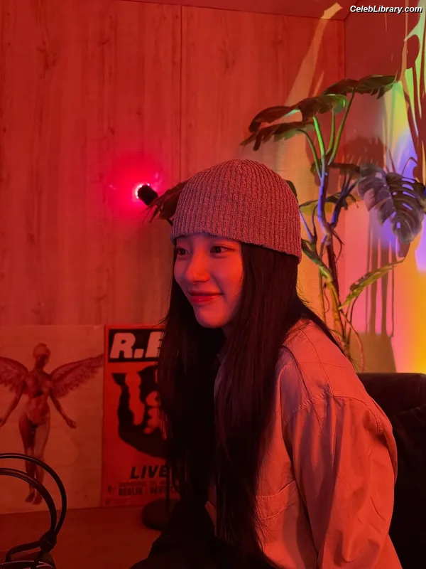 Bae Suzy photo 3 of 119