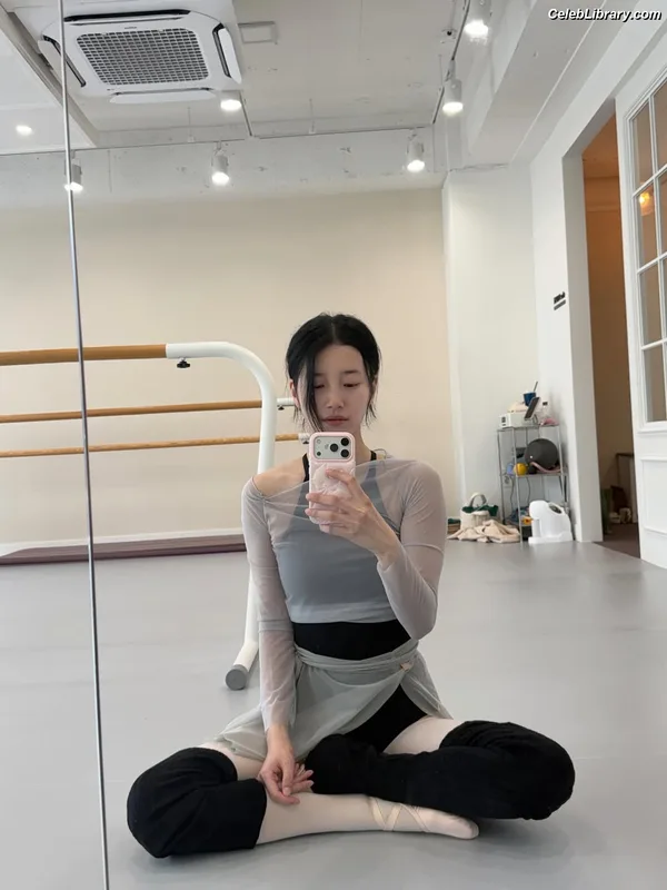 Bae Suzy photo 8 of 119