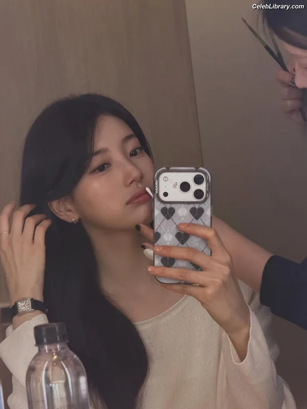 Bae Suzy photo 12 of 119