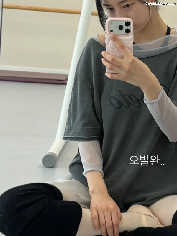 Bae Suzy photo 14 of 119
