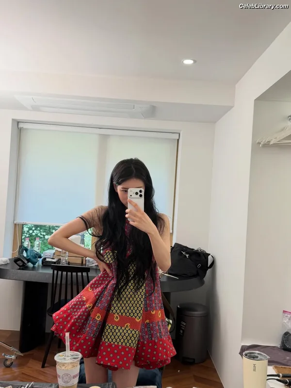 Bae Suzy photo 19 of 119