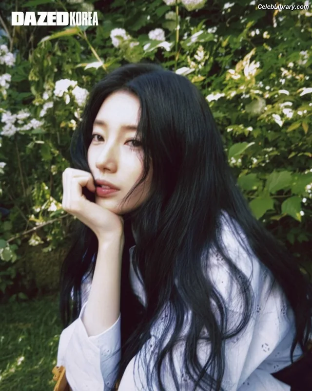 Bae Suzy photo 15 of 119