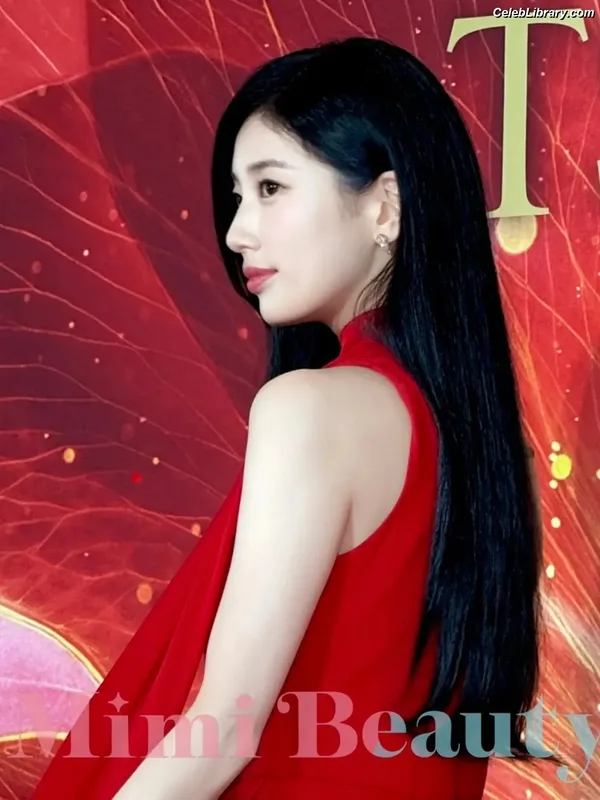 Bae Suzy photo 24 of 119