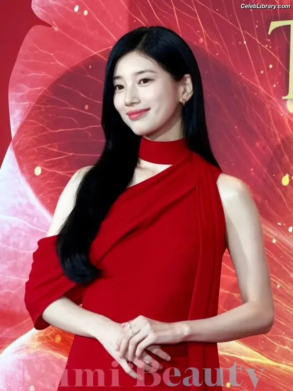 Bae Suzy photo 1 of 119