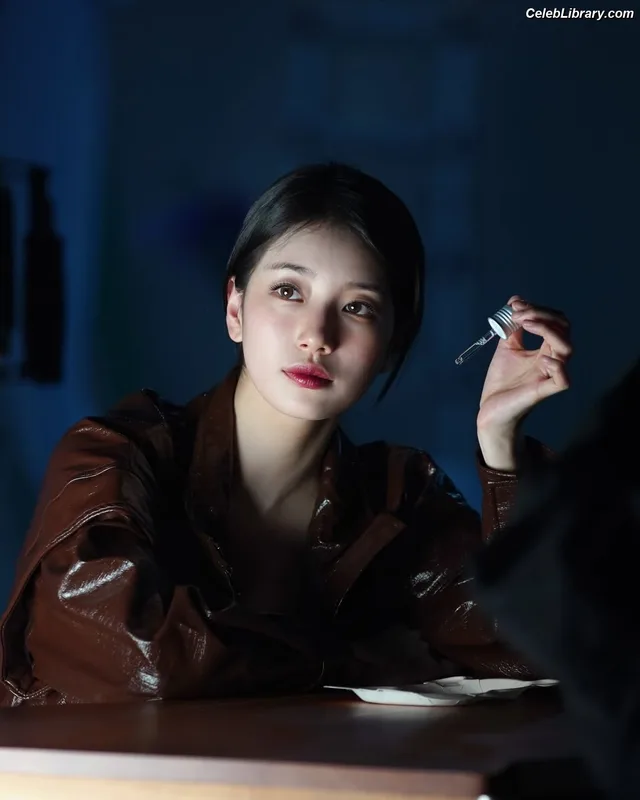 Bae Suzy photo 9 of 119