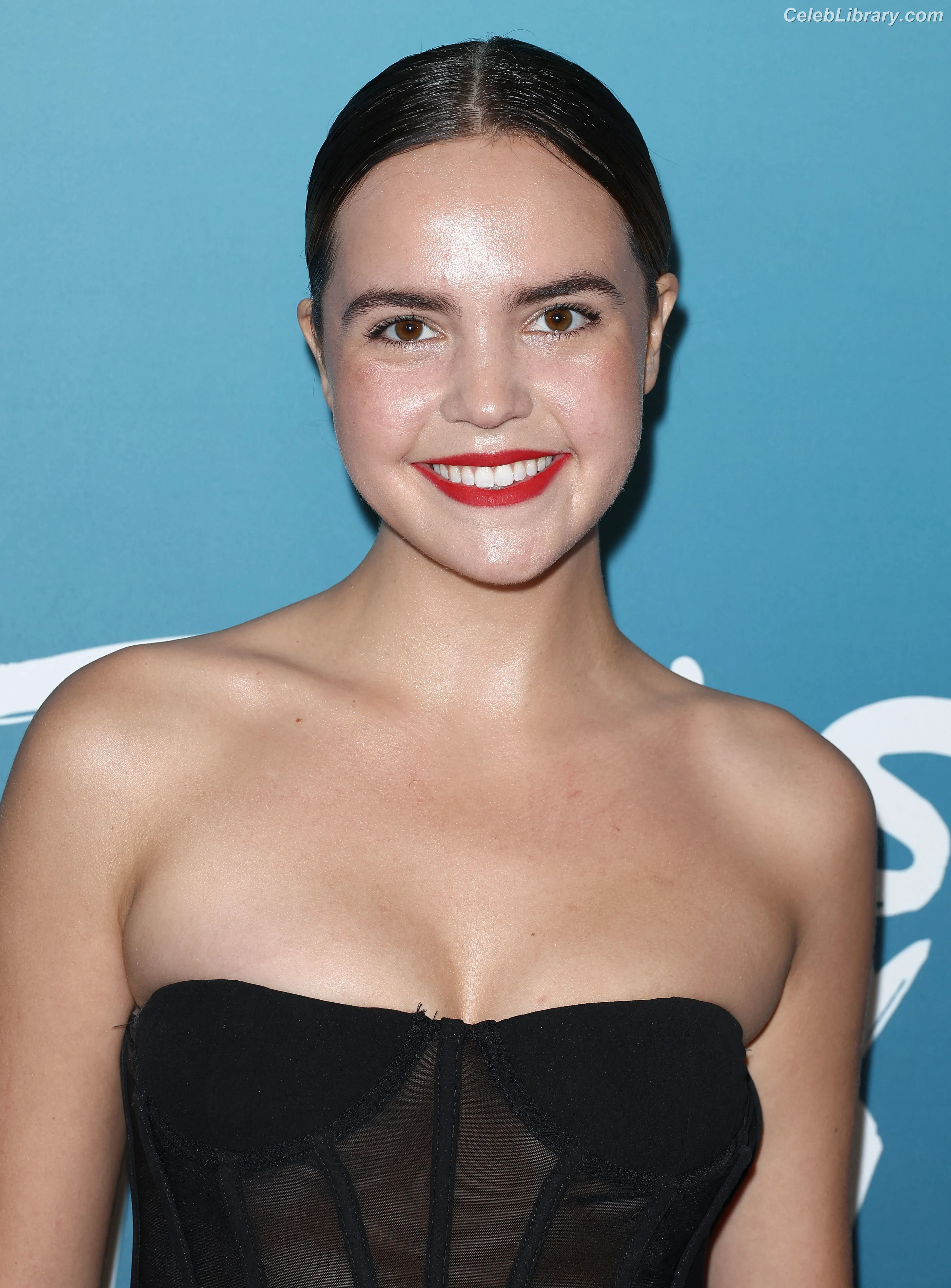 Bailee Madison photo 9 of 421