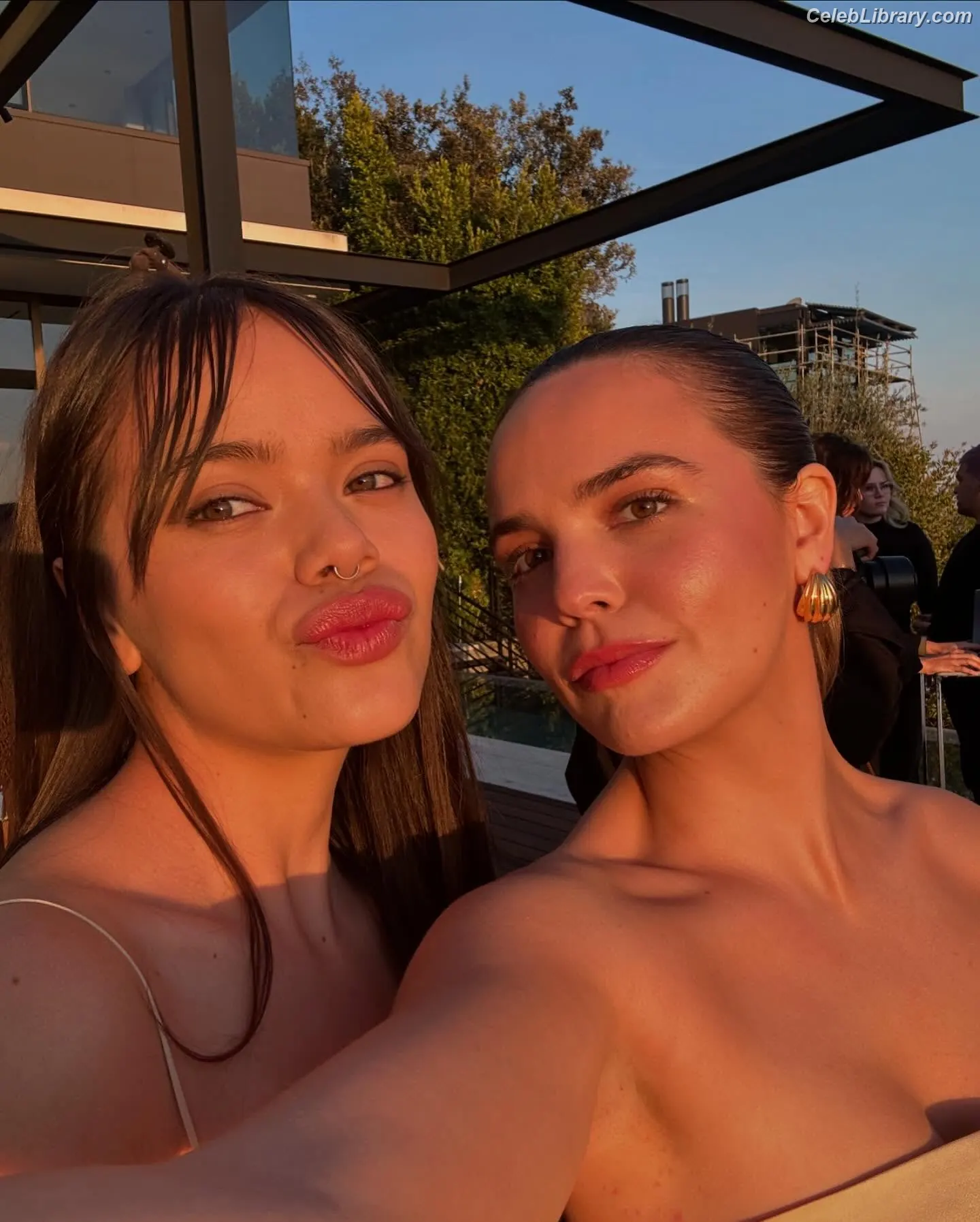 Bailee Madison photo 23 of 421