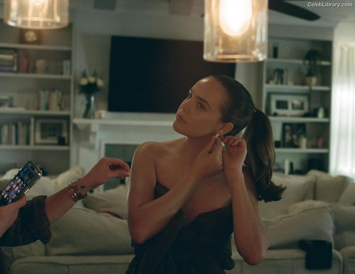 Bailee Madison photo 5 of 421