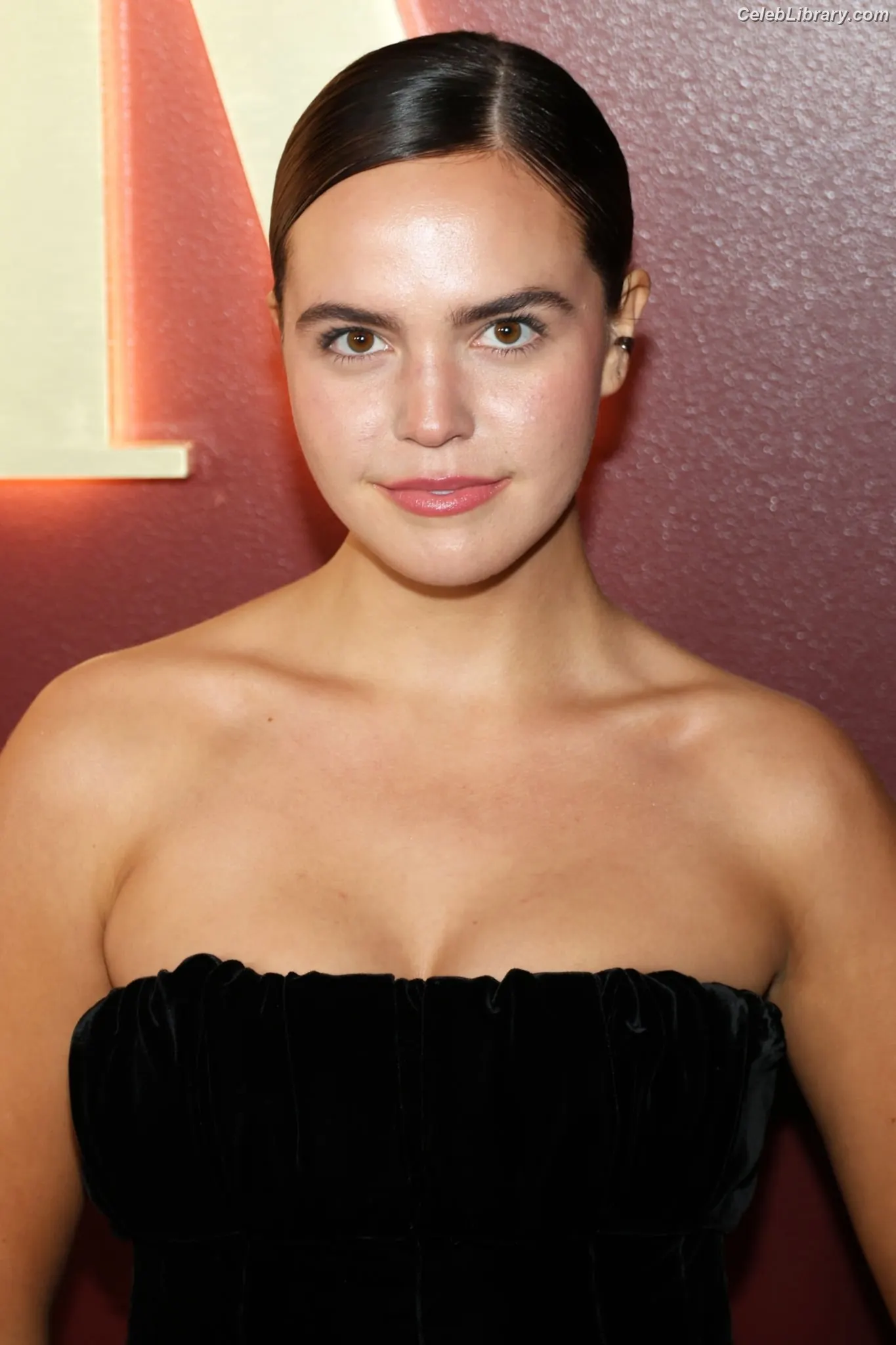 Bailee Madison photo 16 of 421