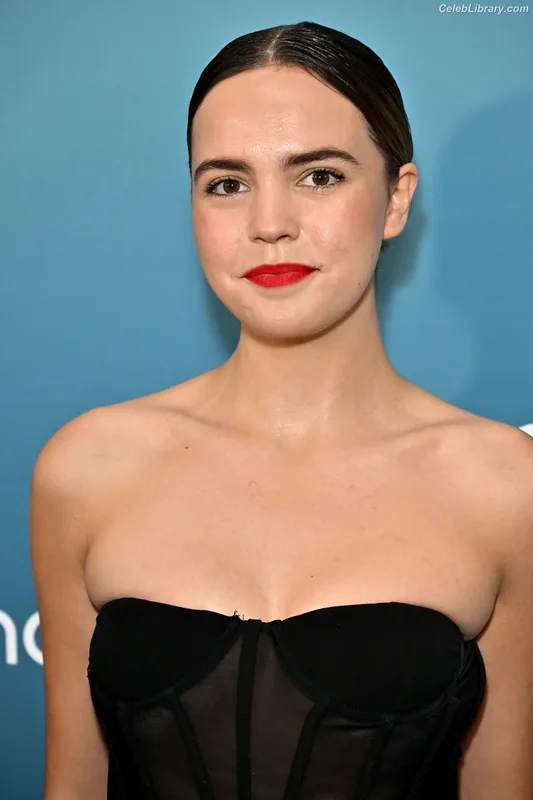 Bailee Madison photo 10 of 422