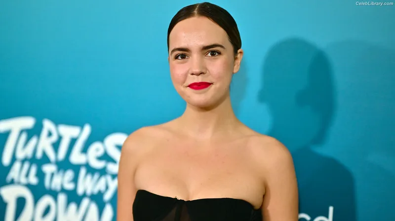 Bailee Madison photo 12 of 422