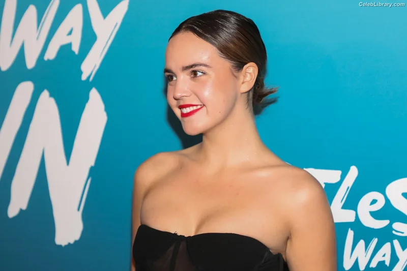 Bailee Madison photo 14 of 422