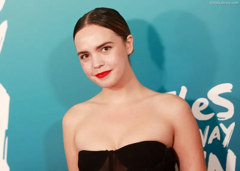Bailee Madison photo 15 of 422