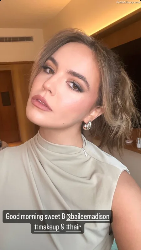Bailee Madison photo 10 of 422