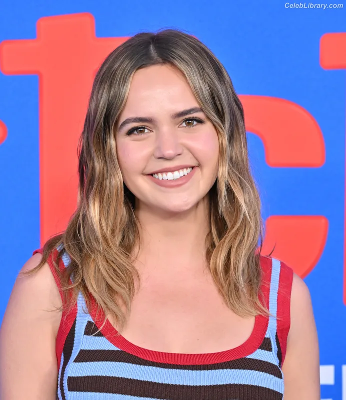 Bailee Madison photo 3 of 422
