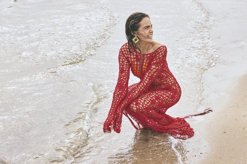 Bailee Madison photo 4 of 422
