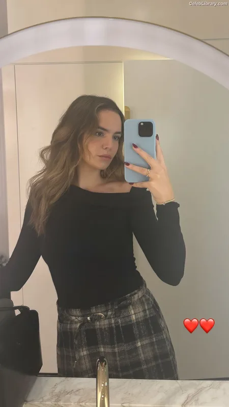 Bailee Madison photo 14 of 422