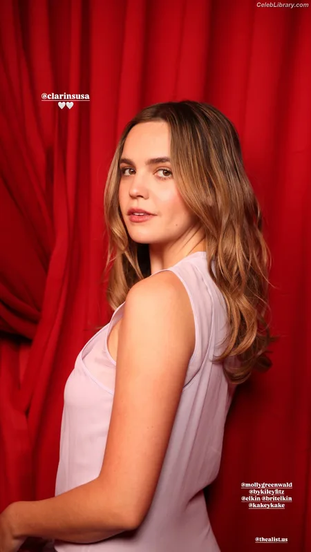 Bailee Madison photo 15 of 422