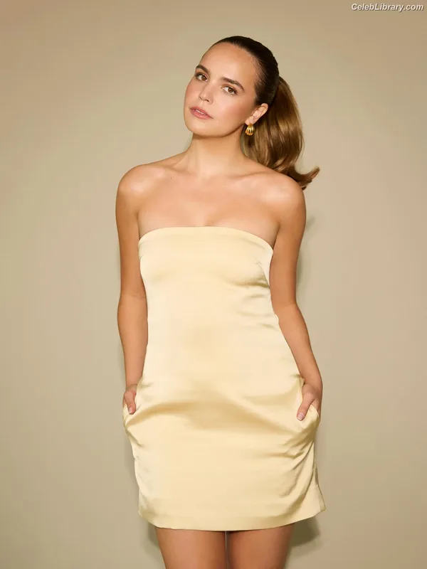 Bailee Madison photo 2 of 422