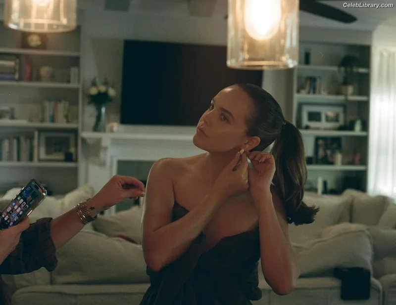Bailee Madison photo 5 of 422
