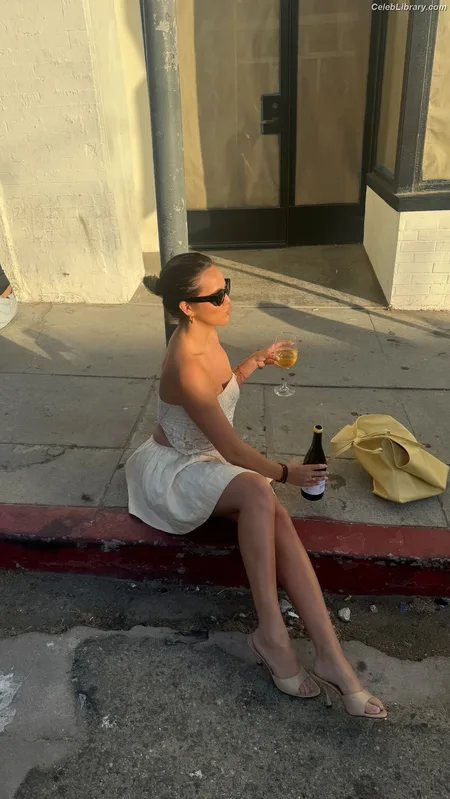 Bailee Madison photo 9 of 422