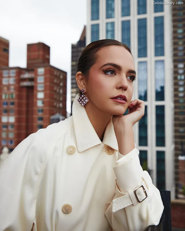 Bailee Madison photo 17 of 422