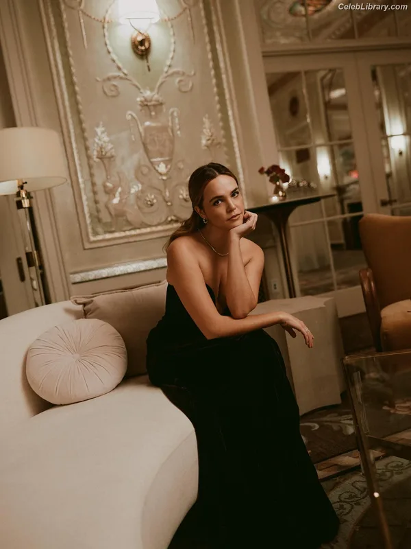 Bailee Madison photo 18 of 422