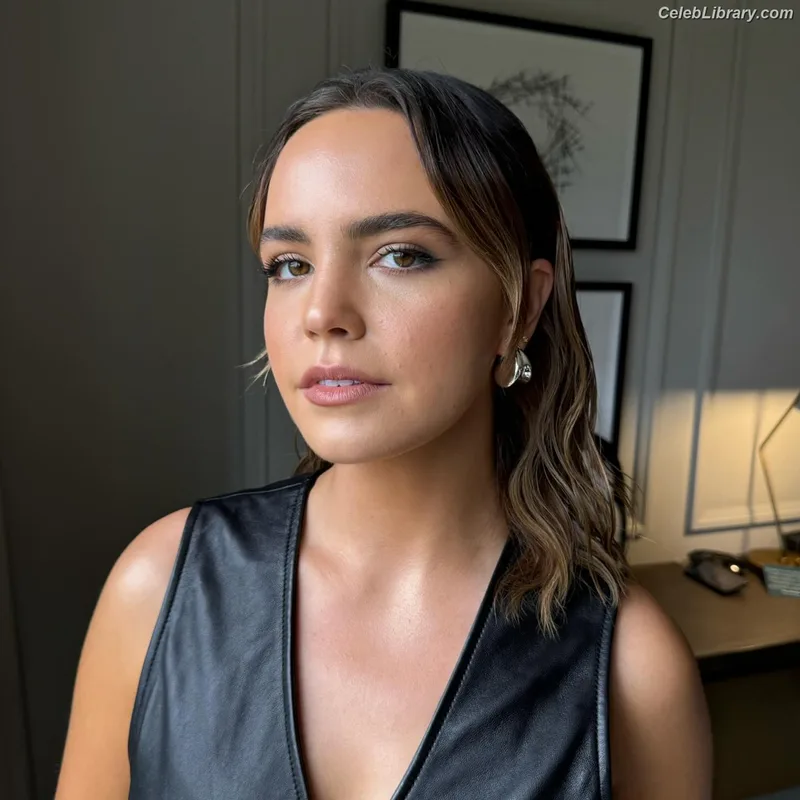 Bailee Madison photo 1 of 422