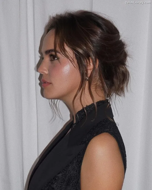 Bailee Madison photo 5 of 422