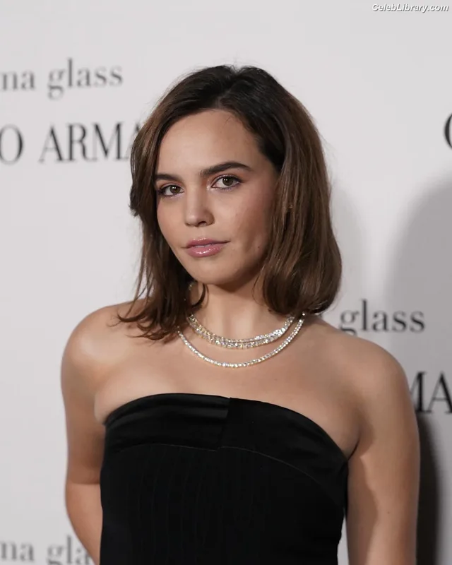 Bailee Madison photo 8 of 422