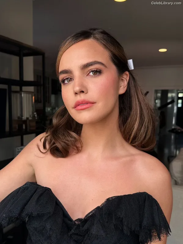 Bailee Madison photo 12 of 422
