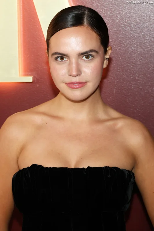 Bailee Madison photo 16 of 422