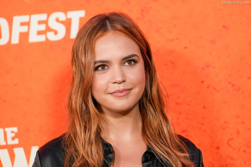 Bailee Madison photo 17 of 422