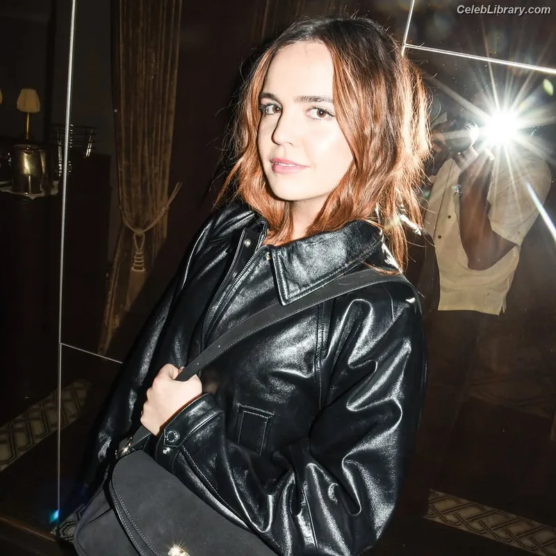 Bailee Madison photo 10 of 422