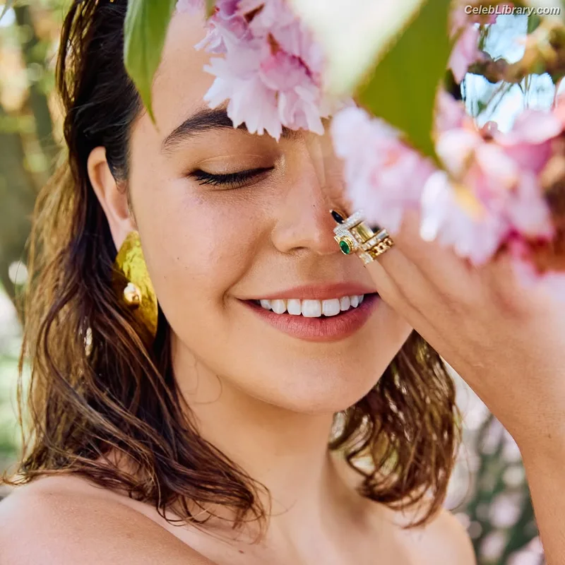 Bailee Madison photo 14 of 422