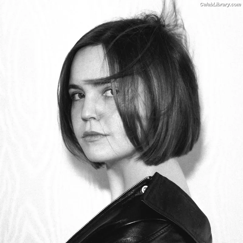 Bailee Madison photo 17 of 422