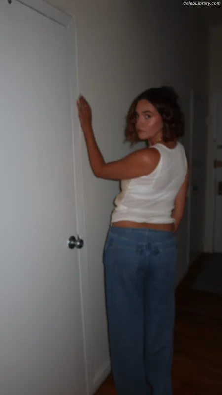 Bailee Madison photo 22 of 422