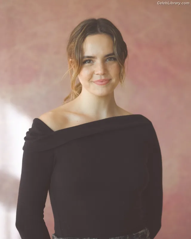 Bailee Madison photo 21 of 422