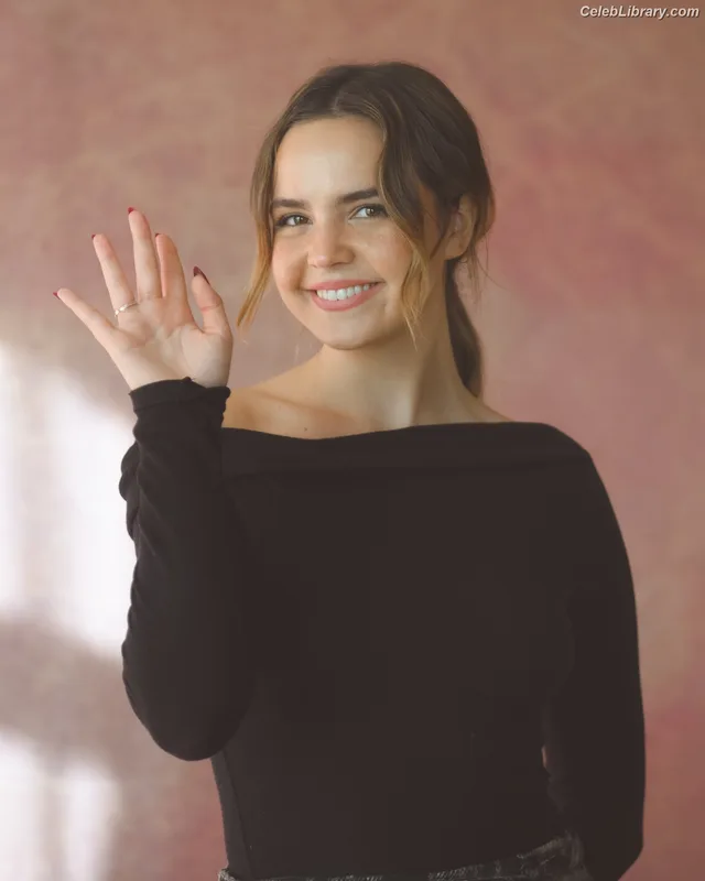 Bailee Madison photo 22 of 422