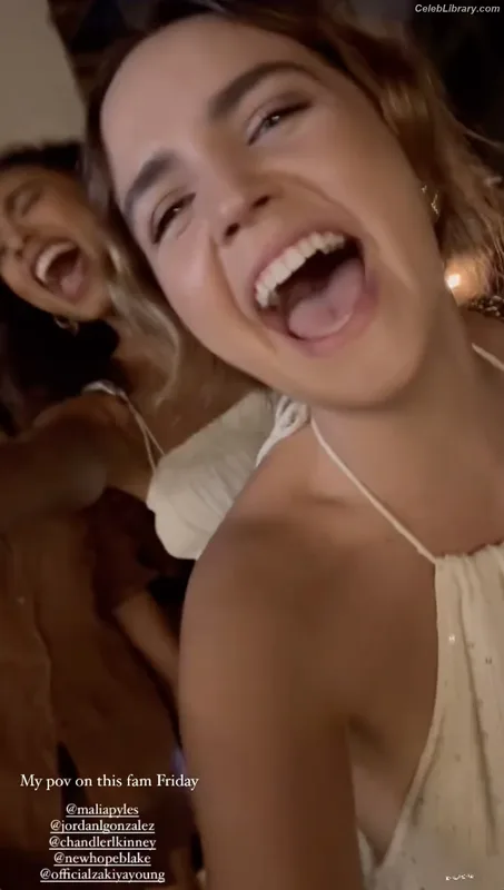 Bailee Madison photo 20 of 422