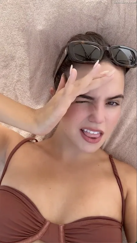 Bailee Madison photo 15 of 422