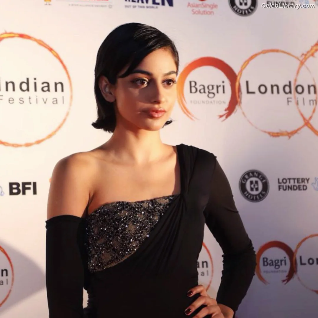 Banita Sandhu photo 4 of 67