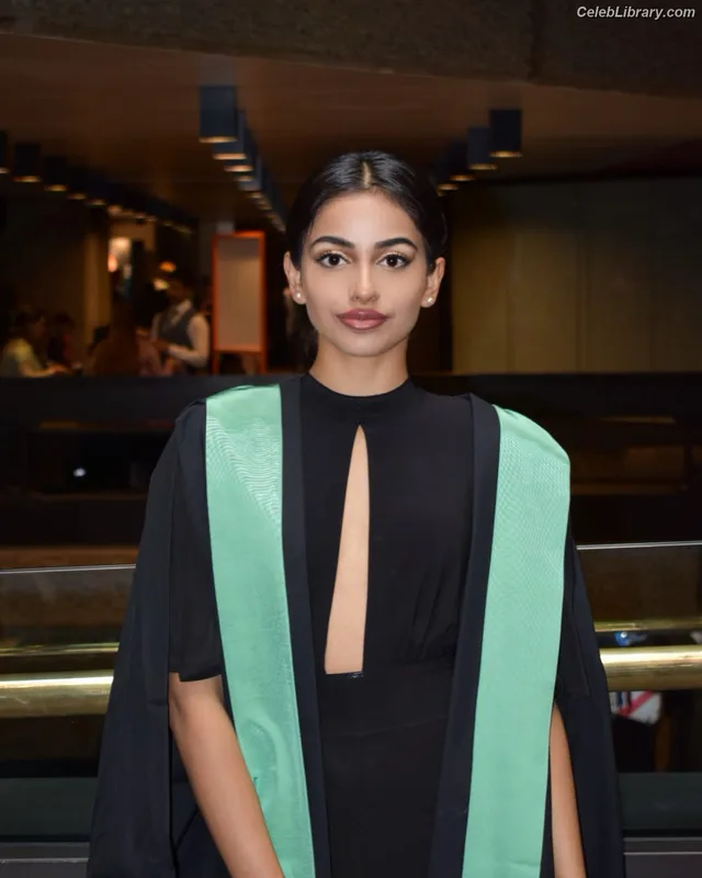 Banita Sandhu photo 6 of 68