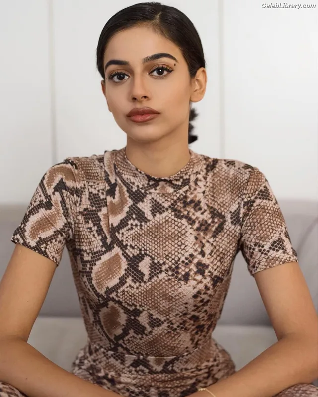 Banita Sandhu photo 12 of 68