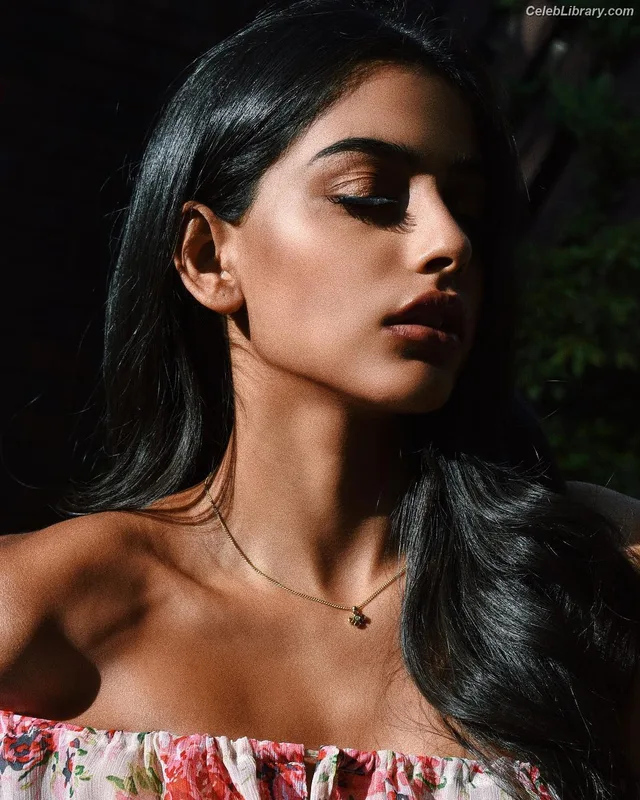 Banita Sandhu photo 19 of 68
