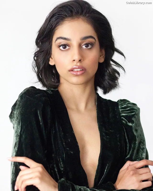Banita Sandhu photo 14 of 68