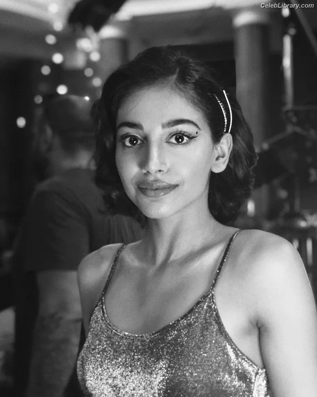 Banita Sandhu photo 16 of 68