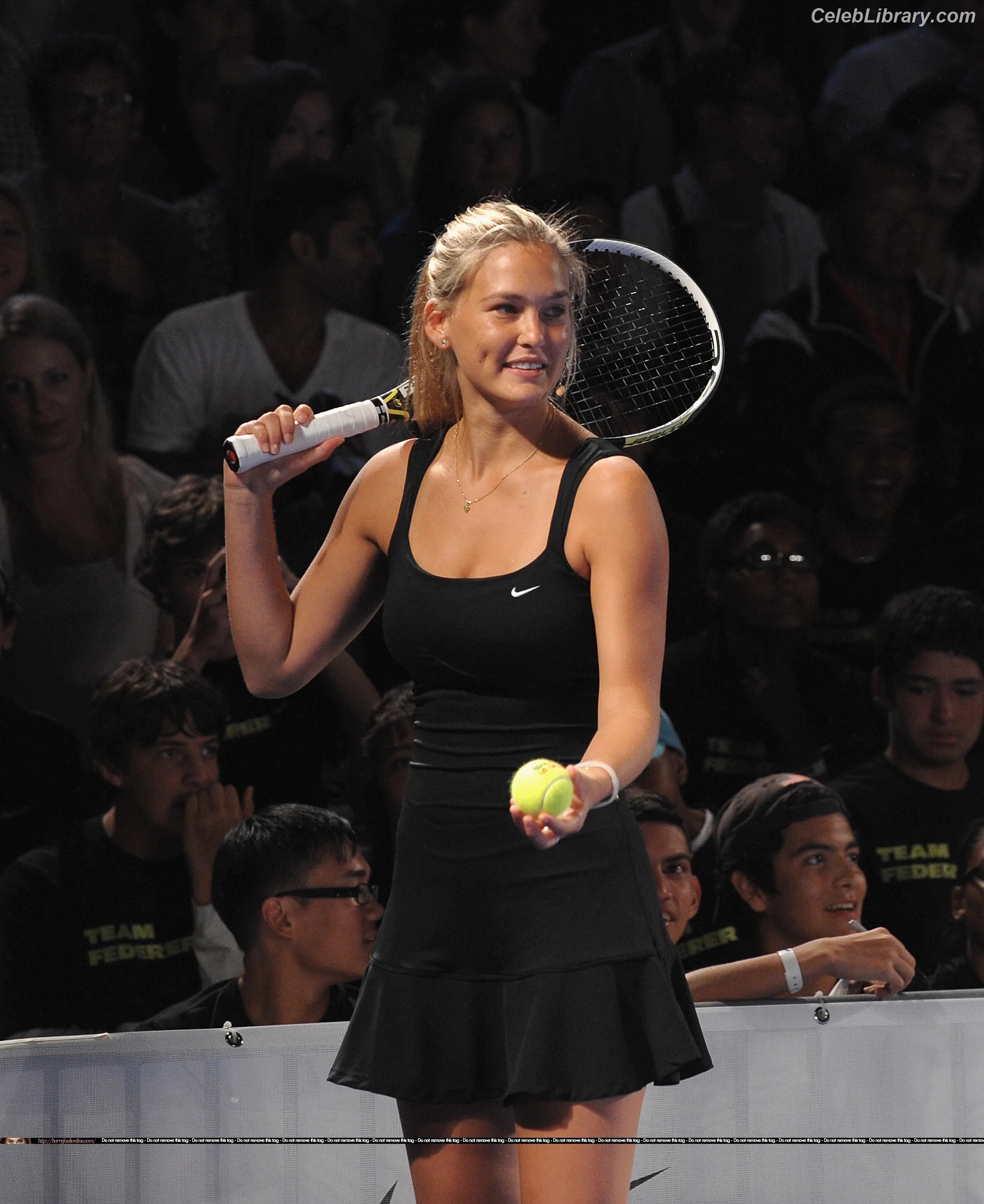 Bar Refaeli photo 3 of 421
