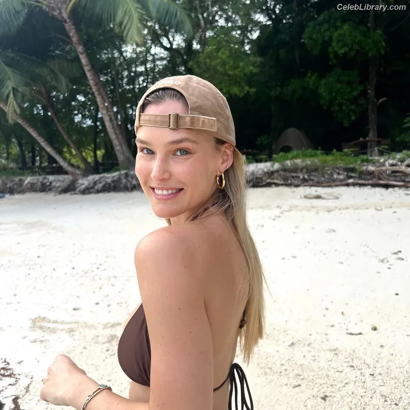 Bar Refaeli photo 12 of 422